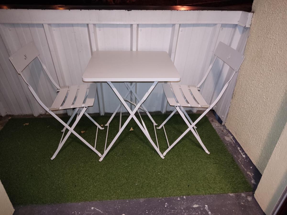 Studio Marmotte Font-Romeu 4 Personnes Avec Balcon Residence Val Soleil Entierement Renove En Juin 2021 Place De Parking & Wifi Gratuit , Draps & Serviettes De Toilettes Non Inclus, Sabanas Y Toallas No Incluidos Luaran gambar